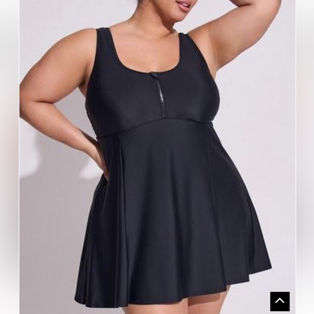 New torrid wireless swim dress deep black size 1 flattering nice material